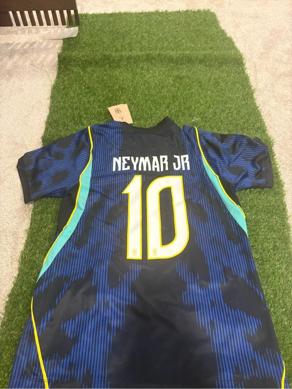 Jordan Soccer shirt Brasil #10 Blue and Yellow Soccer Jersey Size M